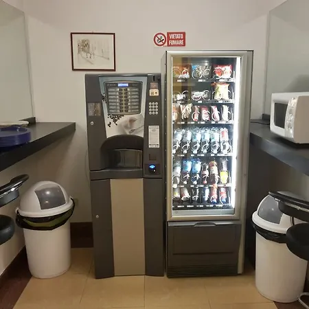 阿尔伯格索尼亚酒店 酒店 *